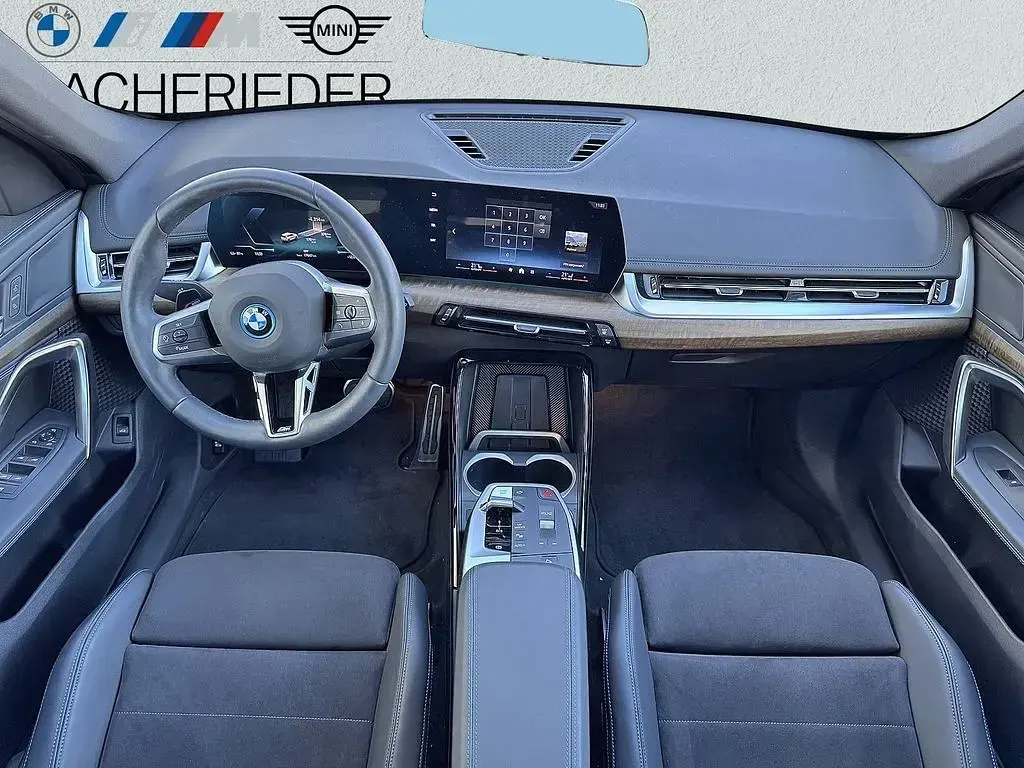 Gebraucht BMW iX1 M Sport 150 kW (204 PS) 2025 Weiß SUV