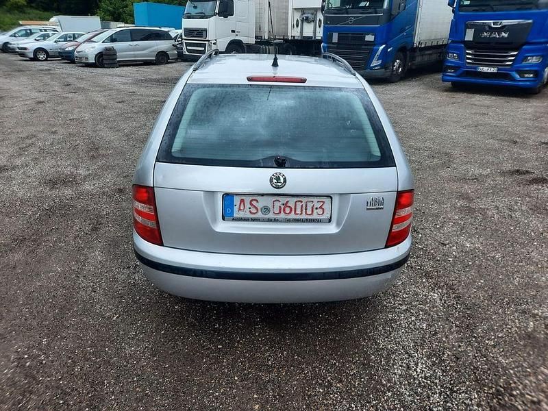 Gebraucht Skoda Fabia Ambiente 75 PS (55 kW) 2005 Silber Limousine
