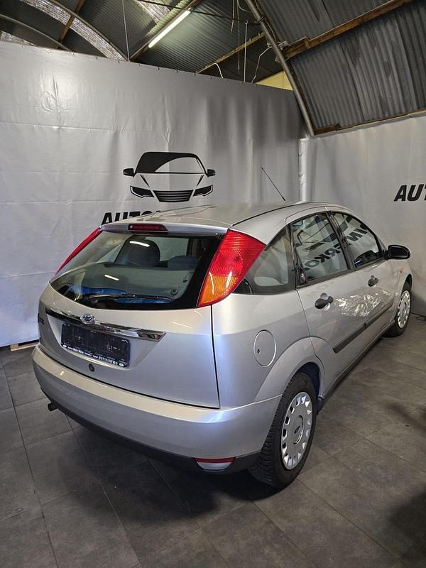 Usata Ford Focus 101 CV (74 kW) 1999 Argento Berlina
