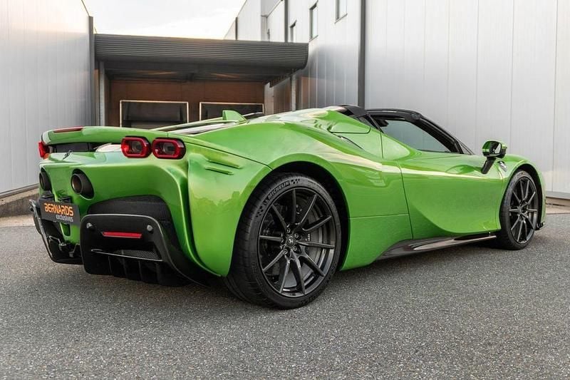 Gebraucht Ferrari SF90 999 PS (734 kW) 2023 Grün Cabrio