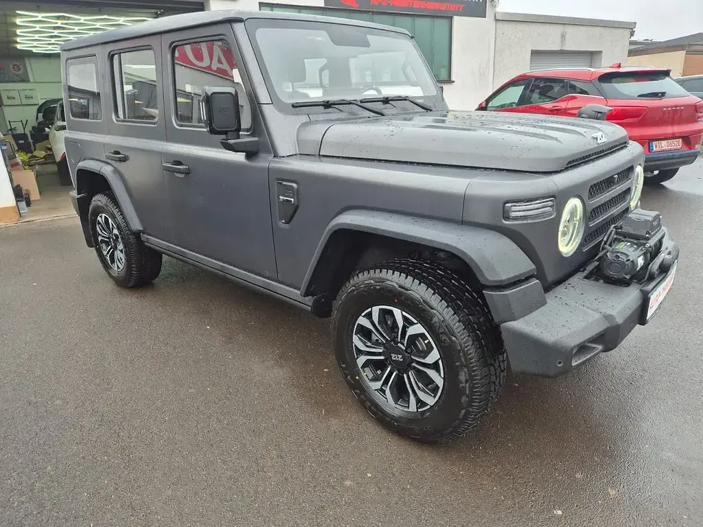 Neu BAW 212 166 PS (122 kW) 2026 Grün SUV