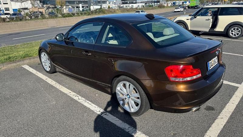 Gebraucht BMW 120 Performance 170 PS (125 kW) 2011 Braun Kleinwagen