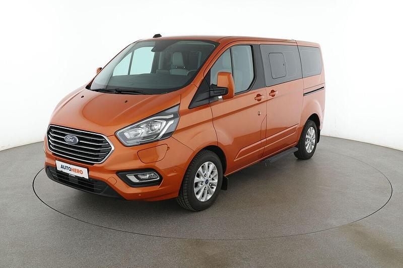 Używany Ford Tourneo Titanium 125 KM (91 kW) 2021 Minivan