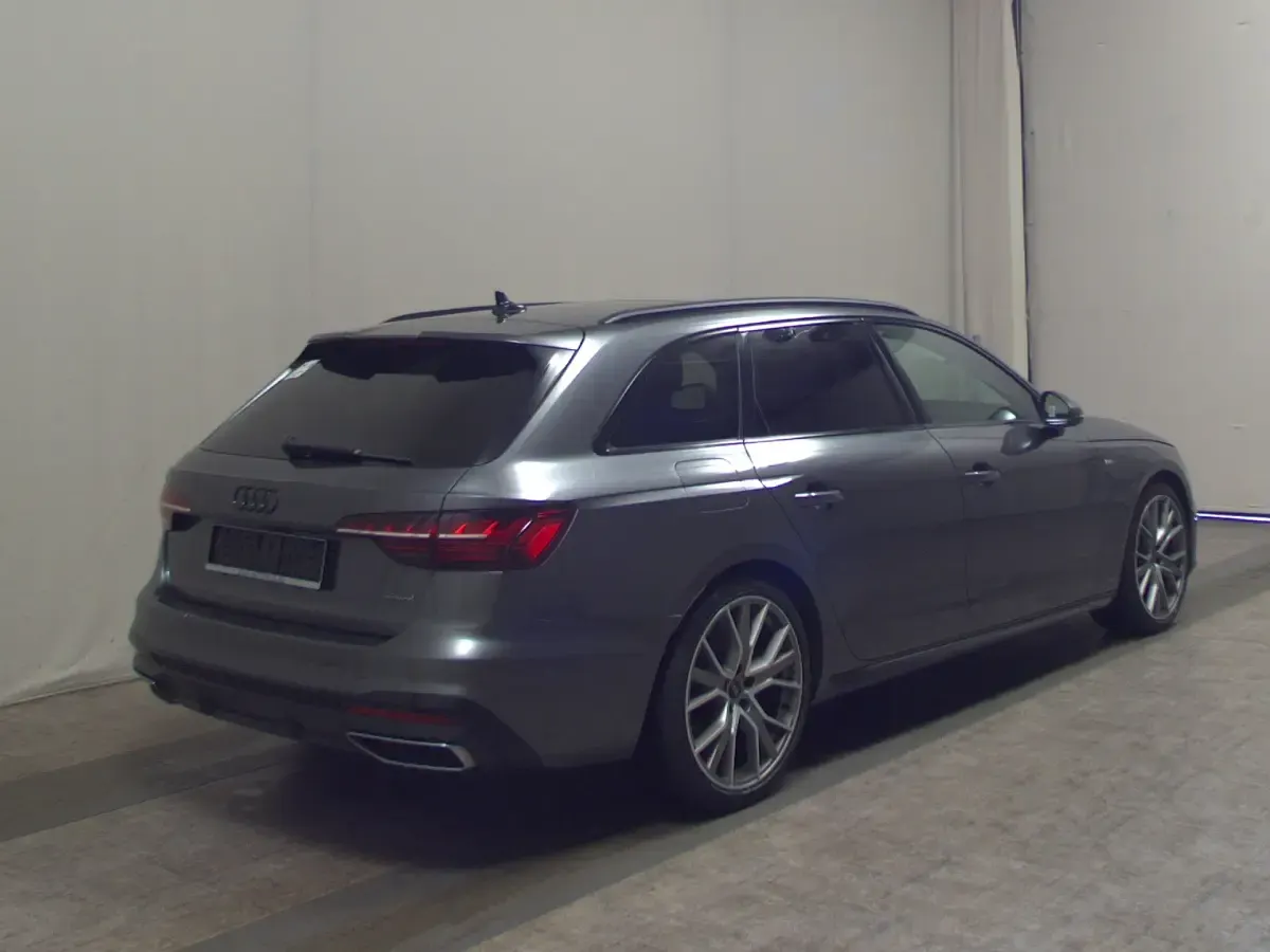 Usata Audi A4 S-Line 204 CV (150 kW) 2023 Grigio Station wagon