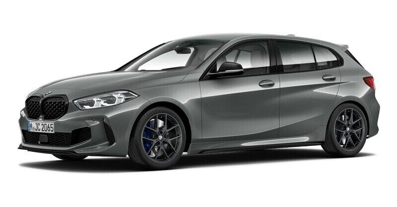 Grau Gebraucht 2024 BMW M135 Comfort Edition Kleinwagen | 43.087 € (Fairer Preis) - Bild 1/4