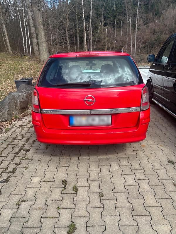 Gebraucht Opel Astra 101 PS (74 kW) 2008 Rot Kombi