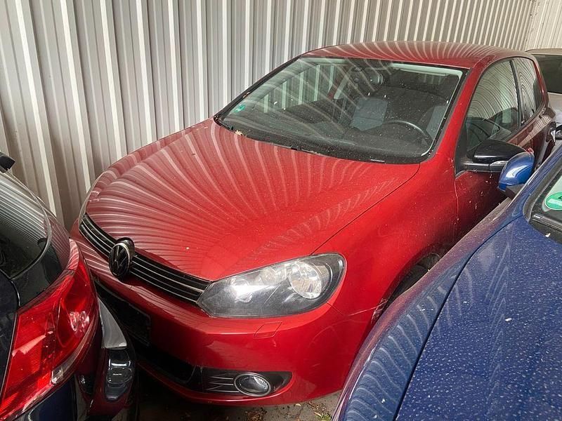 Rot Gebraucht 2011 VW Golf VI Style Limousine | 4.200 € (Superpreis) - Bild 1/4