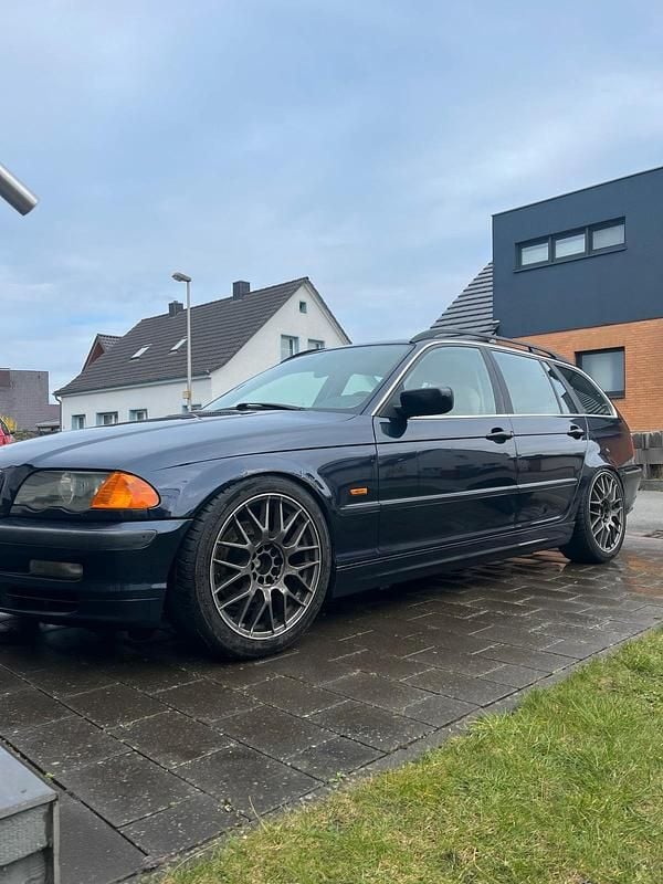 Gebraucht BMW 328 193 PS (141 kW) 1999 Blau Kombi