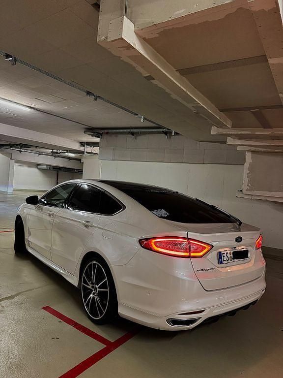 Gebraucht Ford Mondeo Titanium 179 PS (131 kW) 2016 Weiß Limousine