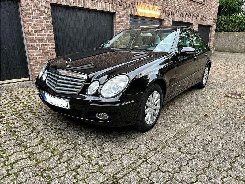 Schwarz Gebraucht 2006 Mercedes E280 Elegance Limousine | 5.490 € (Fairer Preis) - Bild 1/4