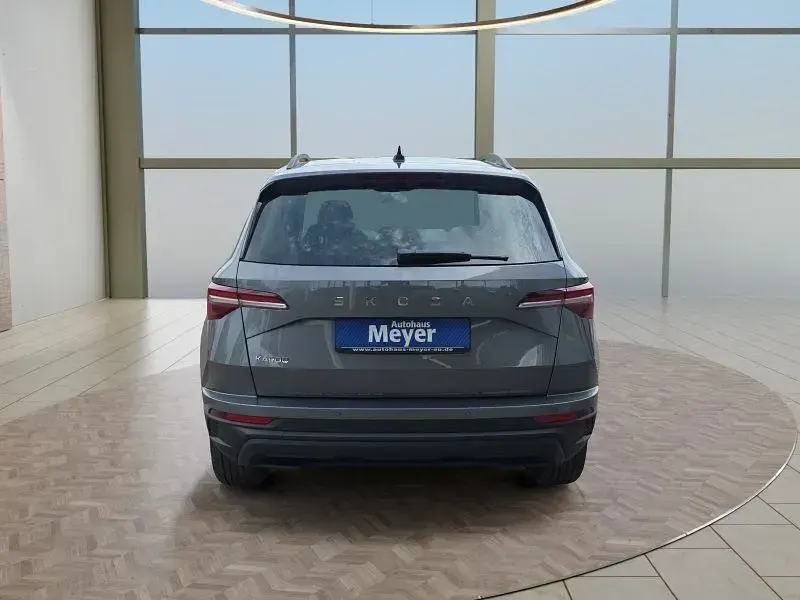 Neu Skoda Karoq 150 PS (110 kW) 2026 Graphite grau SUV