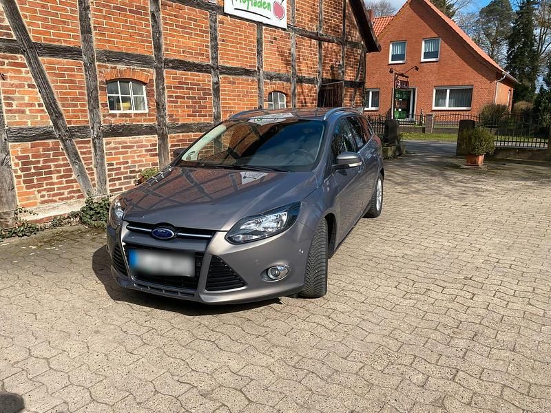 Gebraucht Ford Focus 125 PS (91 kW) 2014 Grau Kombi