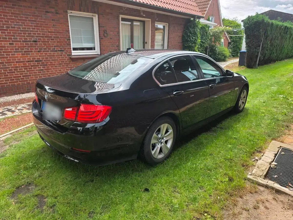Gebraucht BMW 523 204 PS (150 kW) 2011 Schwarz Limousine