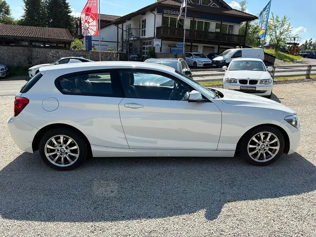 Gebraucht BMW 114 102 PS (75 kW) 2013 Weiß Kleinwagen