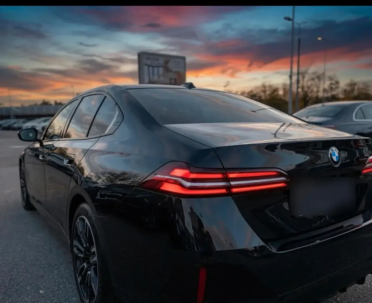 Gebraucht BMW 520 M Sport 204 PS (150 kW) 2024 Andere farben Limousine