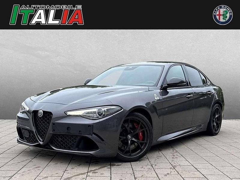 Grigio vesuvio Gebraucht 2021 Alfa Romeo Giulia Quadrifoglio Limousine | 53.900 € (Fairer Preis) - Bild 1/4