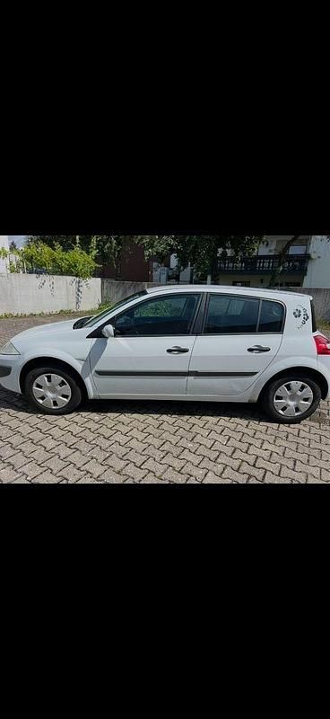 Używany Renault Mégane 111 KM (81 kW) 2009 Biały Sedan/Limuzyna