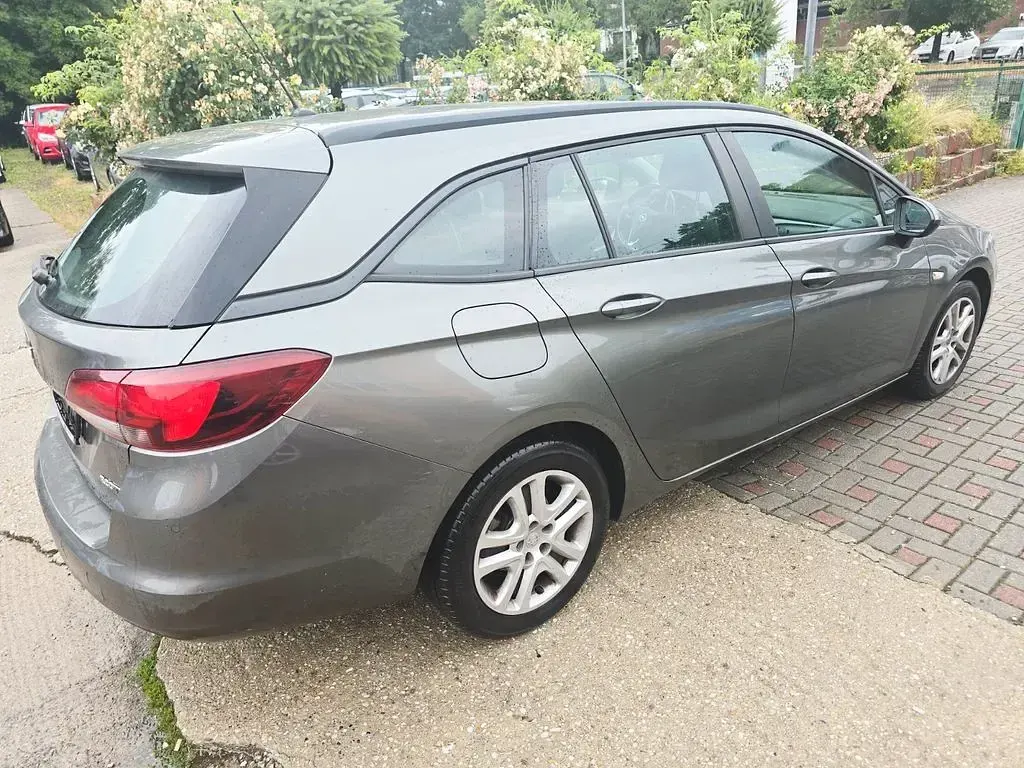Gebraucht Opel Astra Edition 105 PS (77 kW) 2018 Kombi