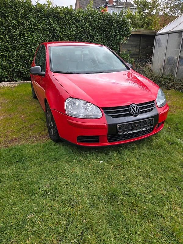 Gebraucht VW Golf V 110 PS (80 kW) 2004 Rot Kleinwagen