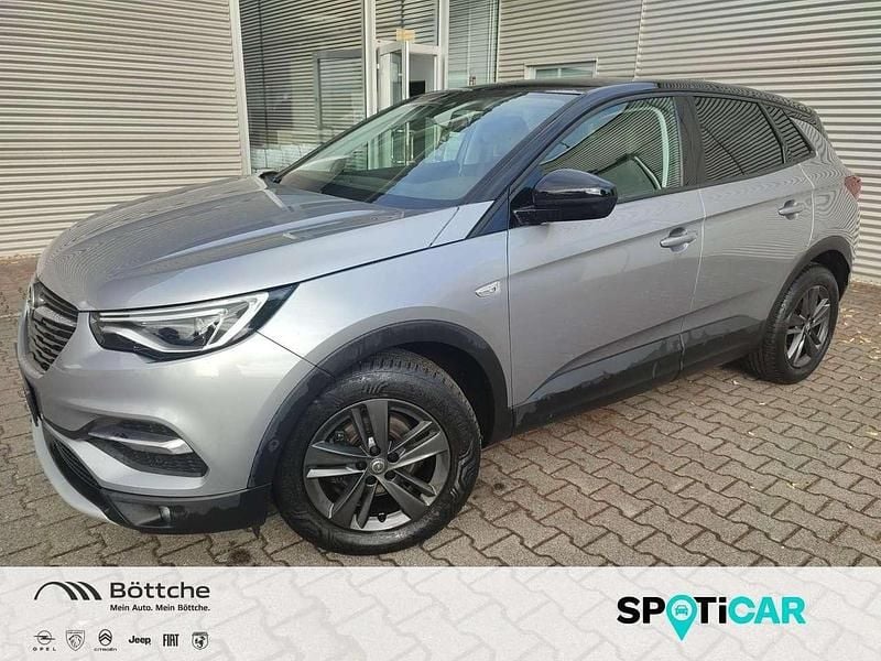 Kontrast grau/quarz silber Gebraucht 2021 Opel Grandland X Design Edition SUV | 14.940 € (Fairer Preis) - Bild 1/4