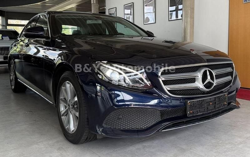 Gebraucht Mercedes E200 184 PS (135 kW) 2017 Blau Limousine