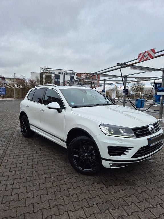 Weiß Gebraucht 2016 VW Touareg Executive SUV | 23.999 € (Fairer Preis) - Bild 1/4