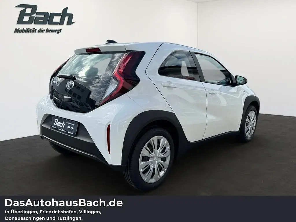 Gebraucht Toyota Aygo X Play 72 PS (52 kW) 2026 Weiß SUV