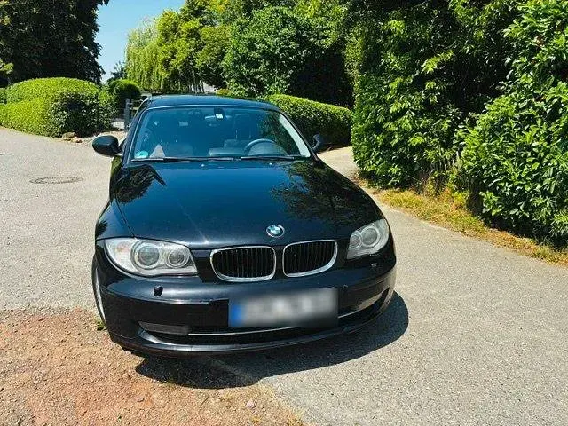 Gebraucht BMW 116 115 PS (84 kW) 2009 Schwarz Kleinwagen
