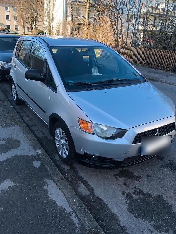 Gebraucht Mitsubishi Colt 95 PS (69 kW) 2010 Silber Kleinwagen