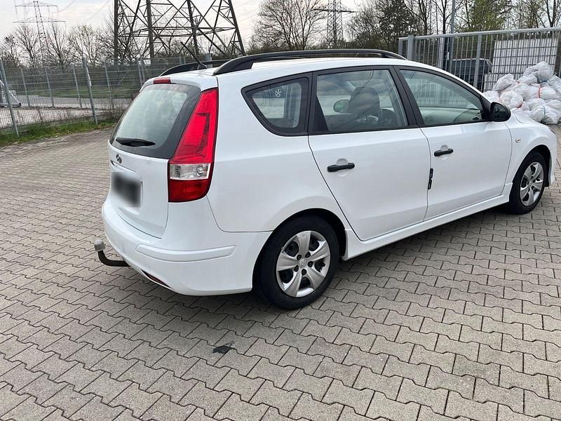 Gebraucht Hyundai i30 109 PS (80 kW) 2011 Kombi