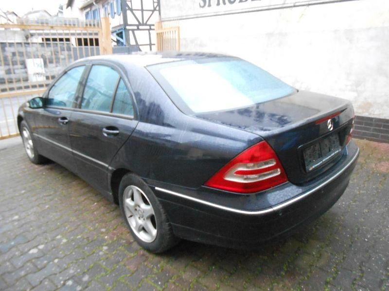 Gebraucht Mercedes C200 Avantgarde 163 PS (119 kW) 2000 Blau Limousine