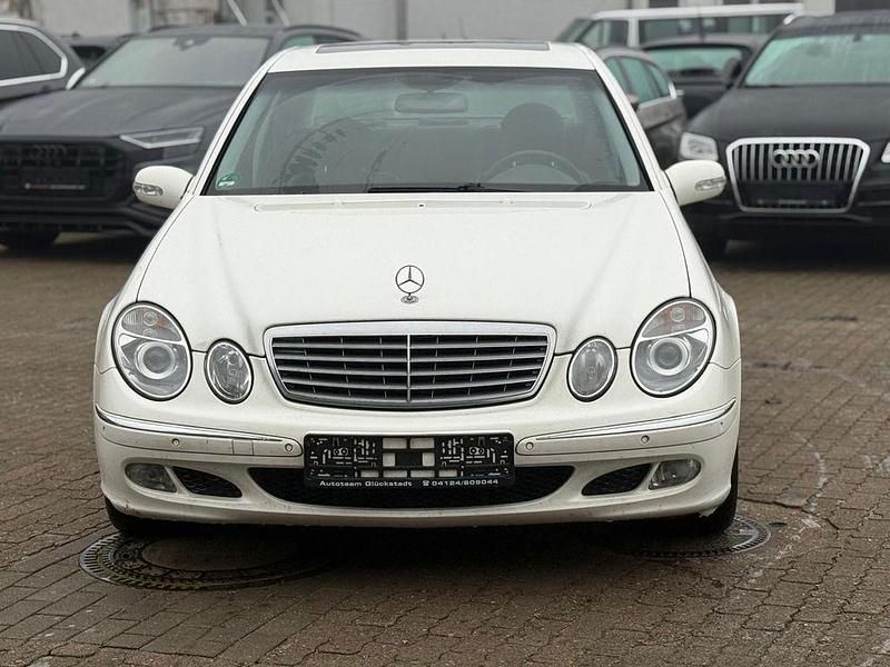 Weiß Gebraucht 2003 Mercedes E270 Limousine | 1.990 € (Fairer Preis) - Bild 1/4