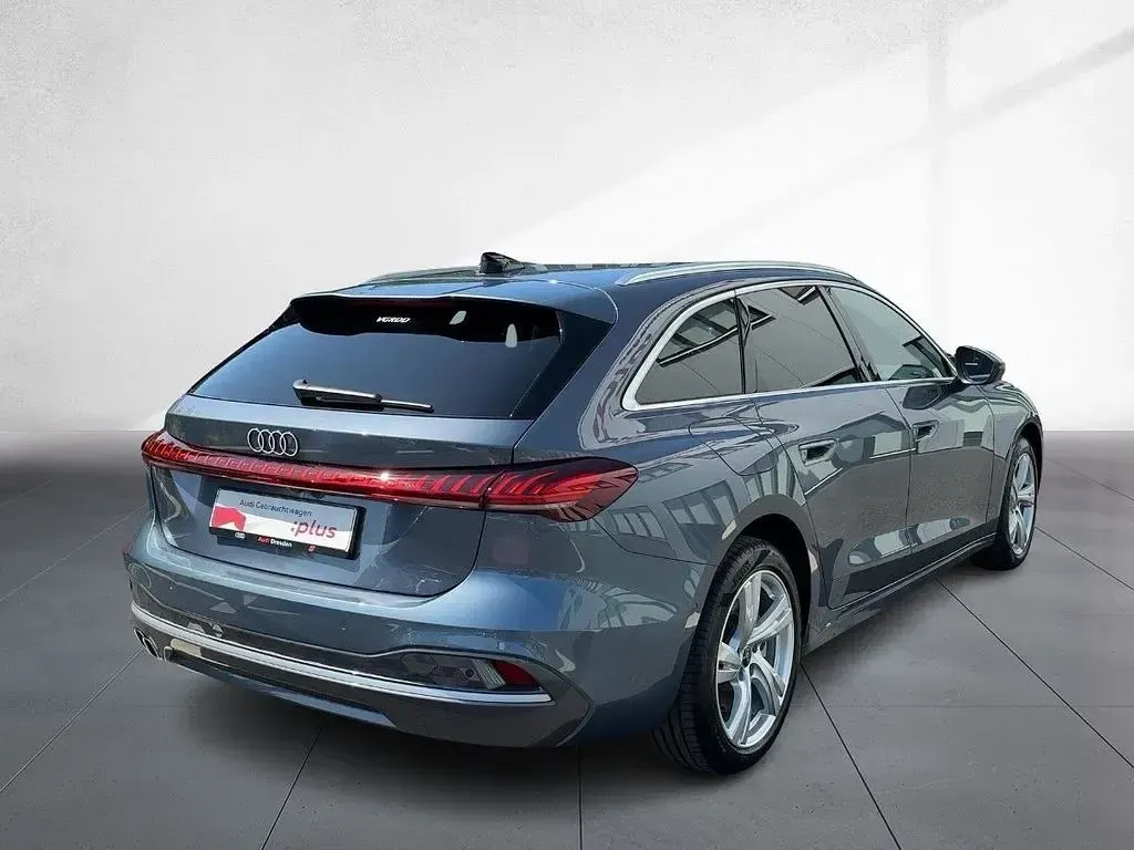 Gebraucht Audi A5 Advanced 204 PS (150 kW) 2025 Horizontblau metallic Coupé