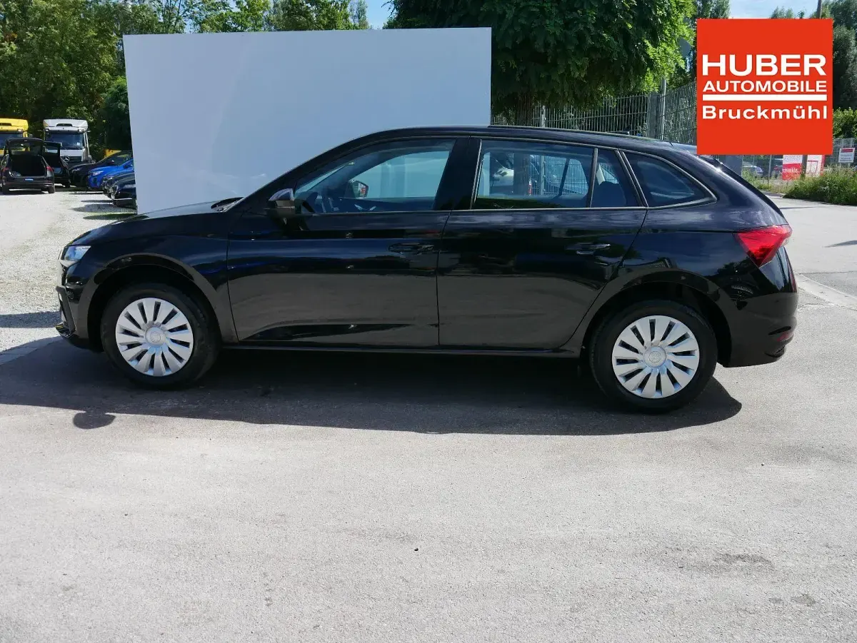 Neu Skoda Scala Selection 116 PS (85 kW) 2025 Blackmagic perleffekt blackmagic perleffekt Kleinwagen