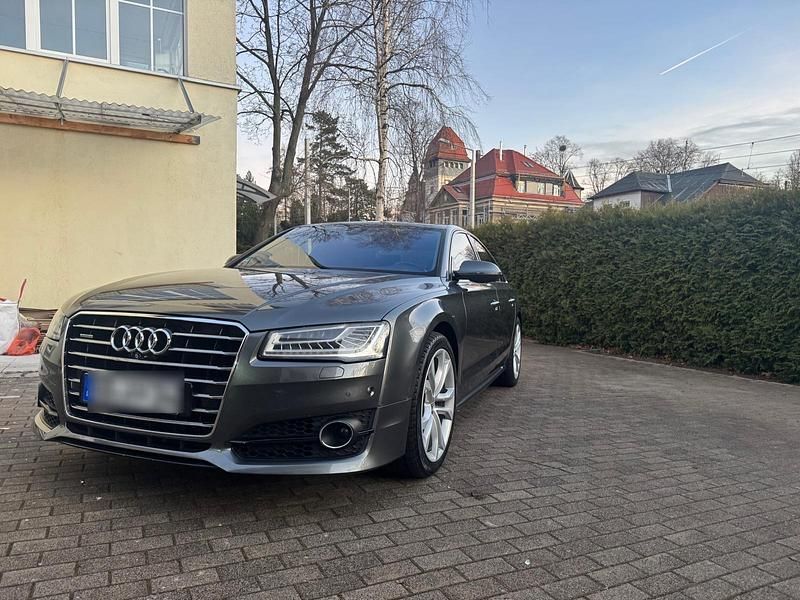 Grau Gebraucht 2015 Audi A8 Exclusive Limousine | 24.900 € (Teuer) - Bild 1/4