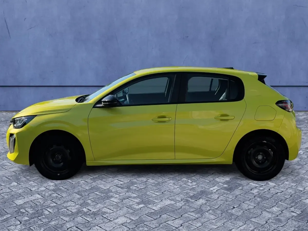 Gebraucht Peugeot 208 Active 101 PS (74 kW) 2024 Gelb Kleinwagen