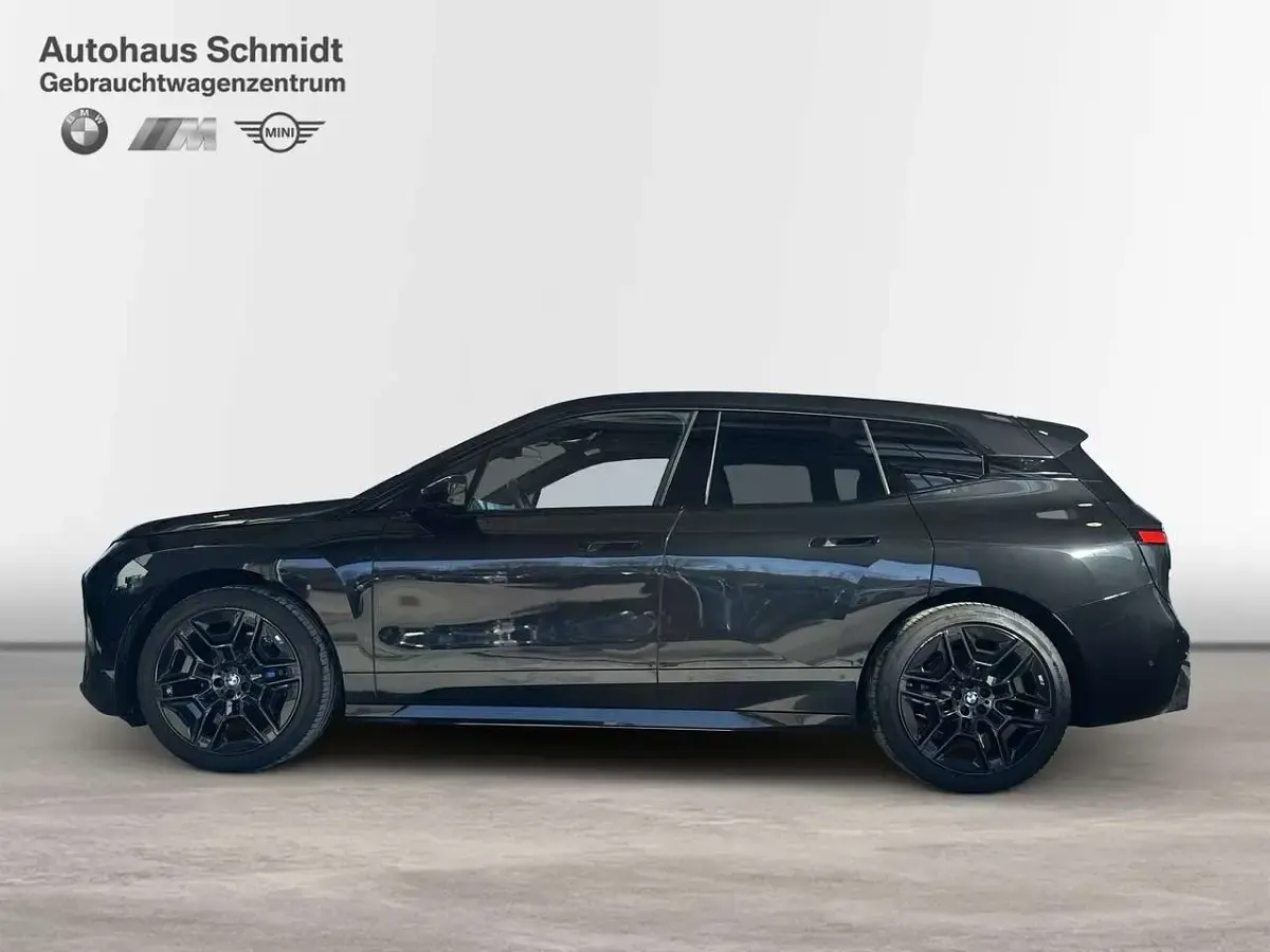 Gebraucht BMW iX M Sport 300 kW (408 PS) 2025 Saphirschwarz SUV