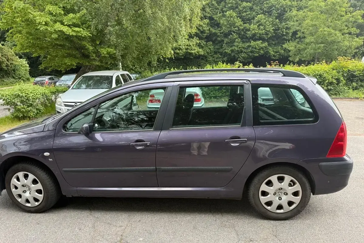 Gebraucht Peugeot 307 109 PS (80 kW) 2004 Violet Kombi