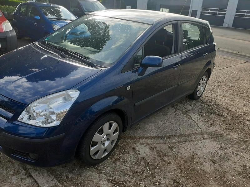 Blau Gebraucht 2006 Toyota Corolla Verso Van / Kleinbus | 3.700 € (Guter Preis) - Bild 1/4