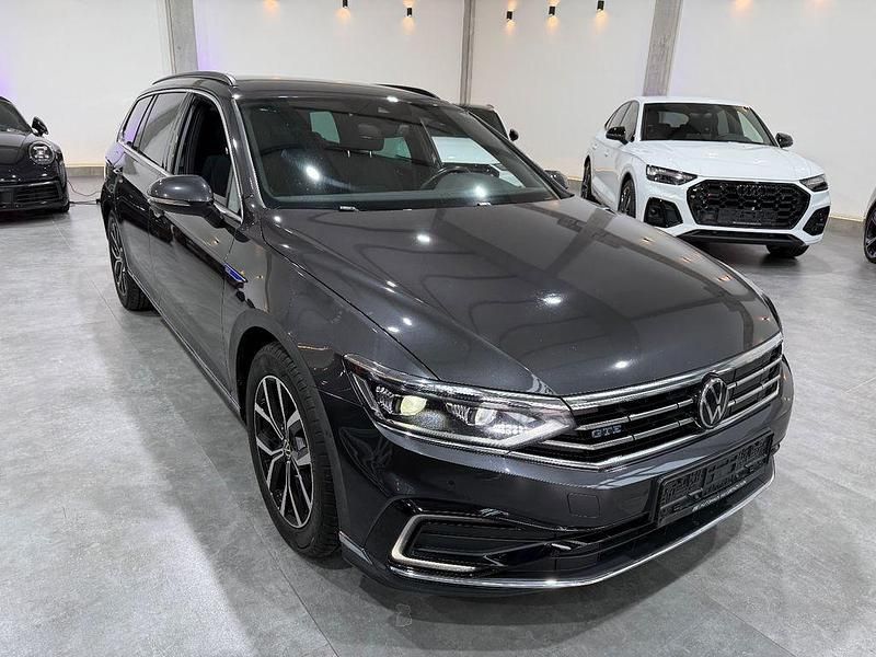 Gebraucht VW Passat IQ Drive 156 PS (114 kW) 2022 Grau Kombi