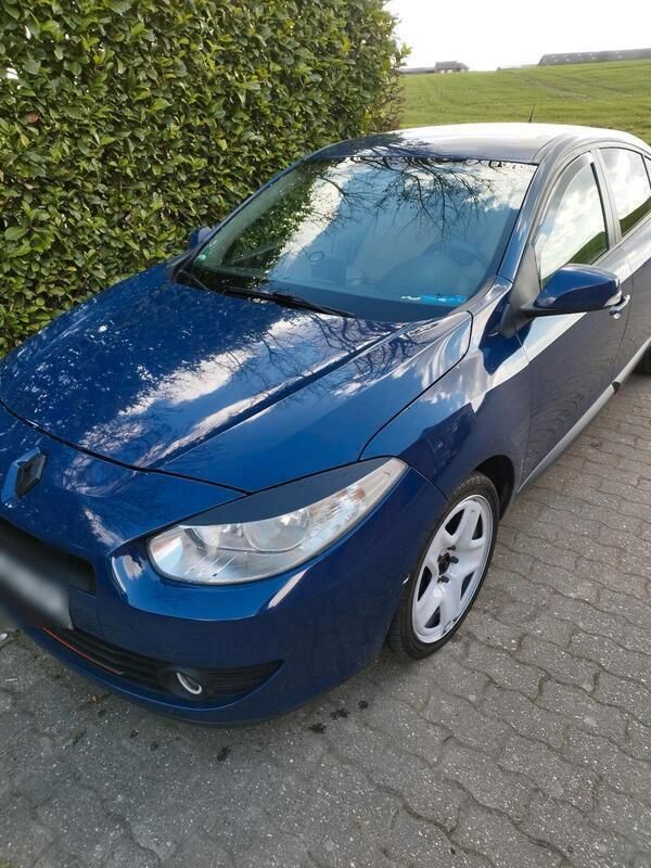 Blau Gebraucht 2012 Renault Fluence Limousine | 3.950 € - Bild 1/4