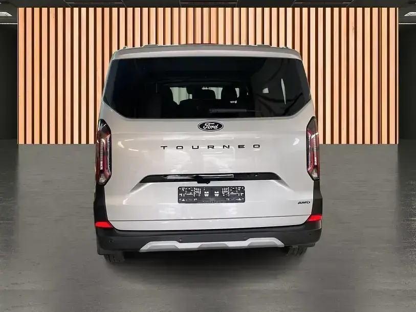 Używany Ford Tourneo Custom Active 170 KM (125 kW) 2025 Srebrny Van
