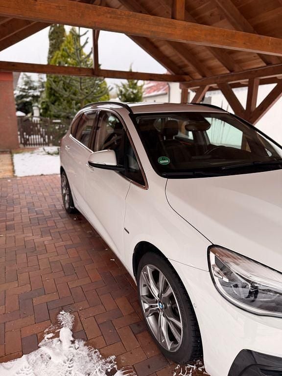 Gebraucht BMW 220 Active Tourer Luxury Line 192 PS (141 kW) 2018 Weiß Van / Kleinbus