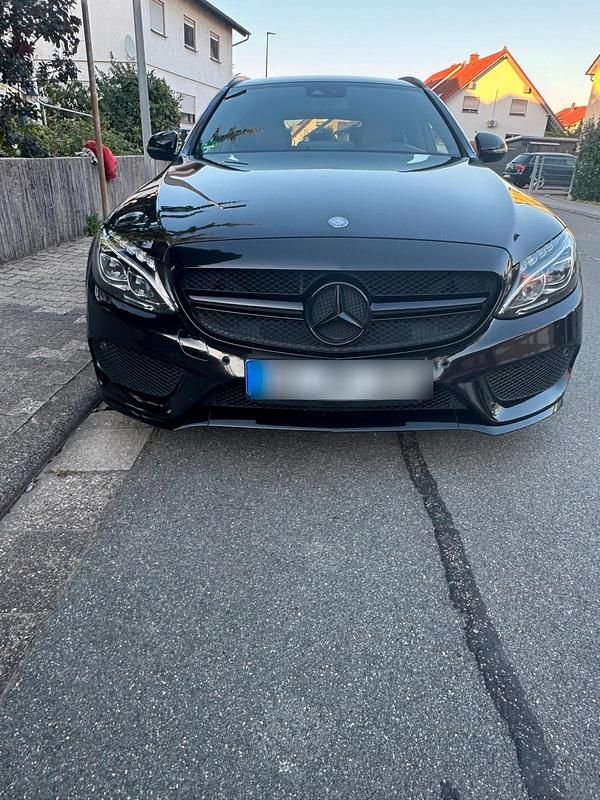 Schwarz Gebraucht 2015 Mercedes C220 AMG line Kombi | 16.500 € (Etwas zu teuer) - Bild 1/4