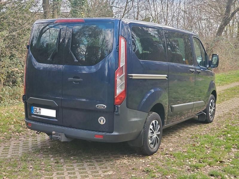 Gebraucht Ford Tourneo 125 PS (91 kW) 2013 Blau Van / Kleinbus