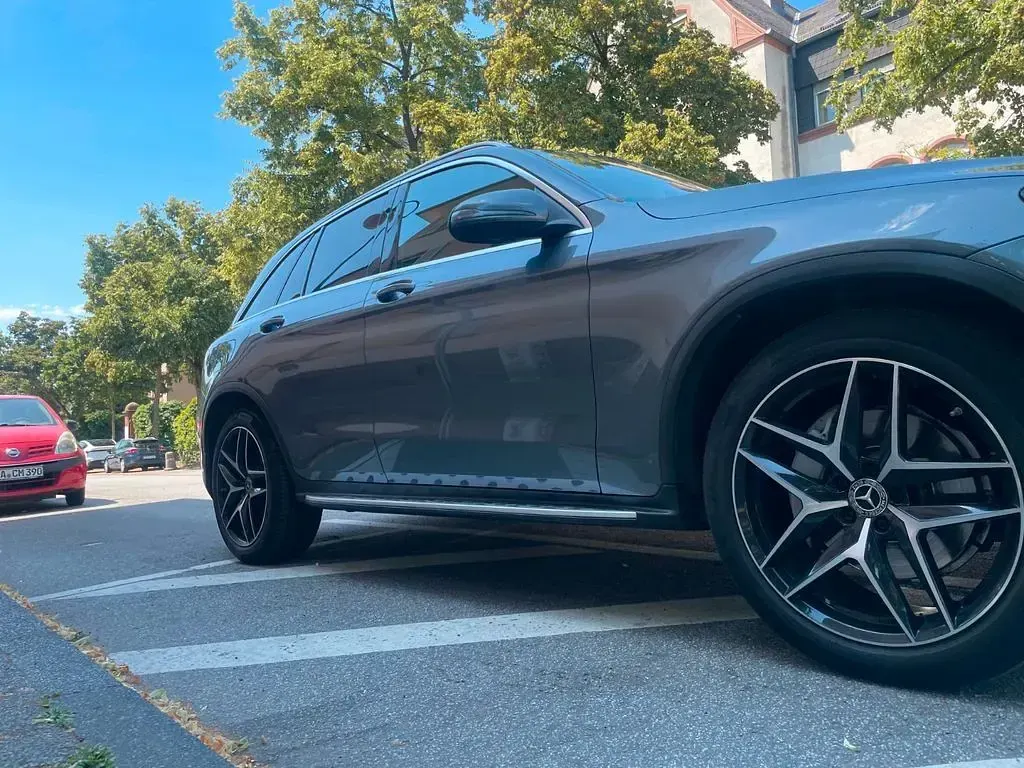 Gebraucht Mercedes GLC250 AMG line 204 PS (150 kW) 2017 Grau SUV