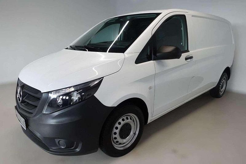 Weiß Gebraucht 2020 Mercedes Vito Van / Kleinbus | 23.489 € (Fairer Preis) - Bild 1/4