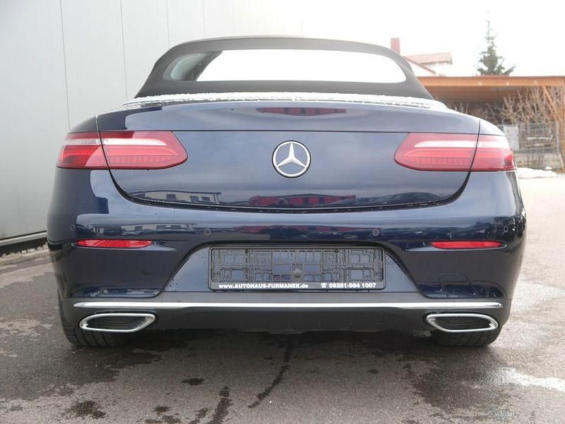 Gebraucht Mercedes E200 Avantgarde 184 PS (135 kW) 2019 Blau Cabrio