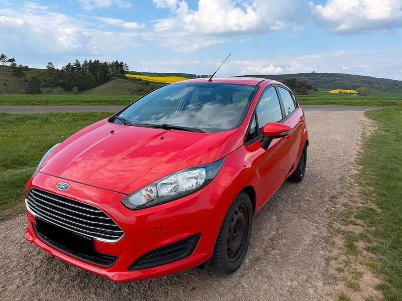 Gebraucht Ford Fiesta SYNC Edition 101 PS (74 kW) 2013 Rot Kleinwagen