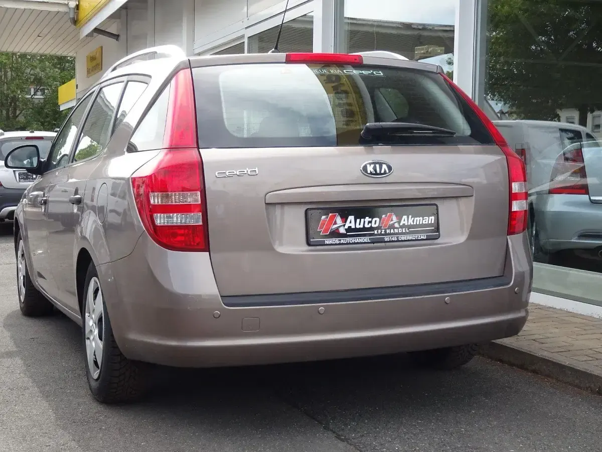 Gebraucht Kia Ceed 122 PS (89 kW) 2007 Beige Kleinwagen